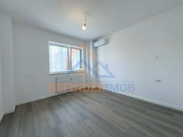 Apartament 3 camere de vanzare baba novac - dristor