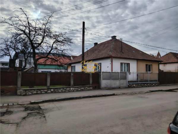 Casa de locuit in gheorgheni (str. carpati nr. 16/a)