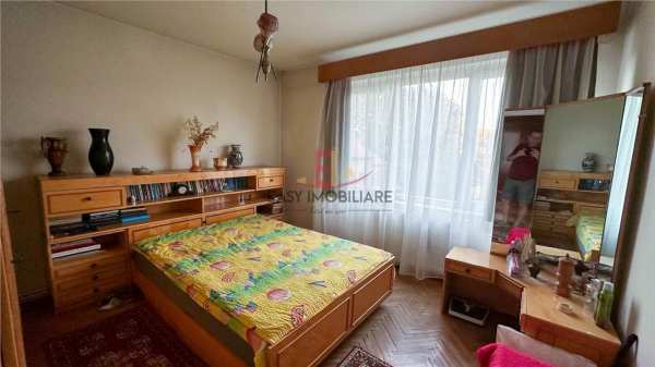 Apartament 4 camere,ultracentral,2 bai,targu mures