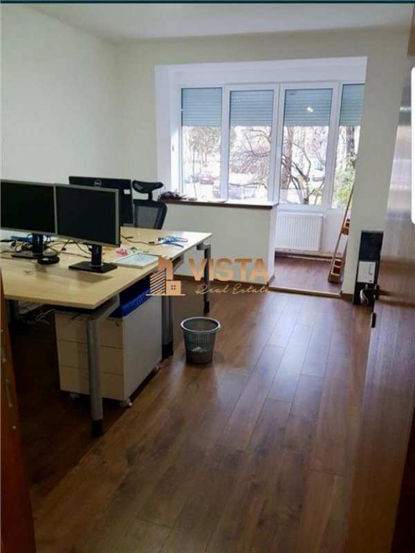 Spatiu comercial / apartament, 75 mp, 3 camere, 154900 euro.