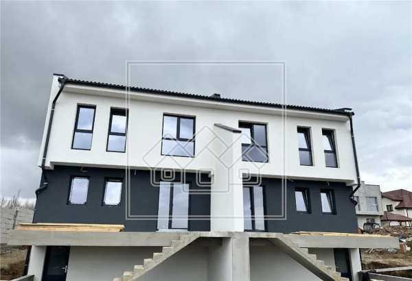 Casa - duplex - pivnita - teren 300 mp - c. arh. bazinele de apa