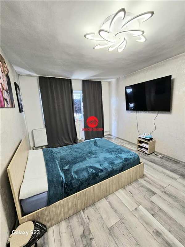 Apartament 4 camere decomandat, etaj 2, renovat recent,  zona poarta 6