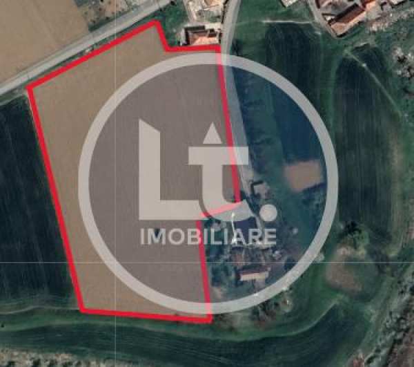 Teren de vanzare ungheni