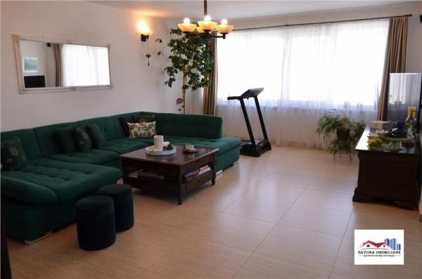 Casa spatioasa de vanzare zona semicentrala