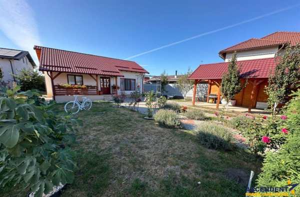Casa  individuala cu garaj si 500mp teren, brasov.