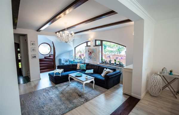 Villa de vanzare - proprietate exclusiva in zona centrala a zalaului