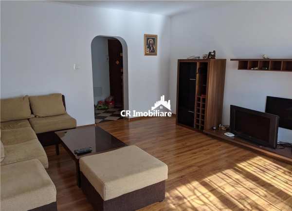 Apartament 3 camere, piata unirii ,loc de parcare inclus in pret