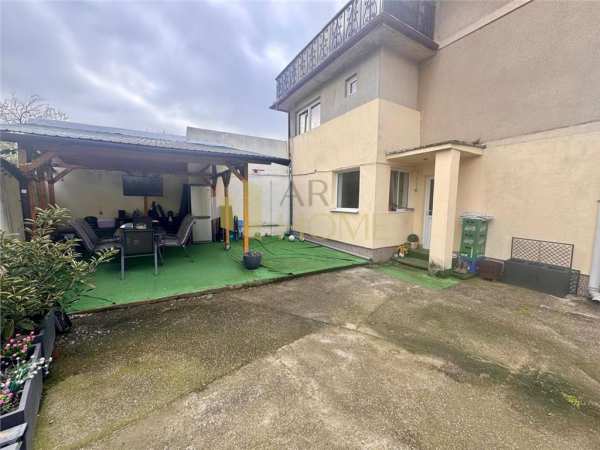 Vanzare apartament in casa, curte proprie, ploiesti, zona centrala.