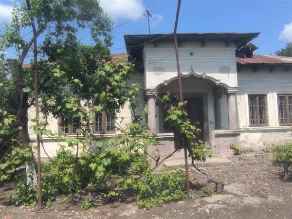 De vanzare casa si teren 2150 mp,trestieni