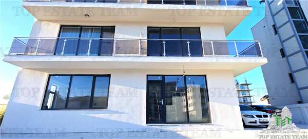Spatiu comercial 45mp, parter bloc la 80m de plaja, zona de trafic intens, incalzire in pardoseala, parcare, cu toate utilitatile mamaia-sat constanta