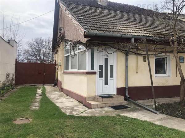 Casa cu teren 1700 mp  | centru sãâ¢npetru