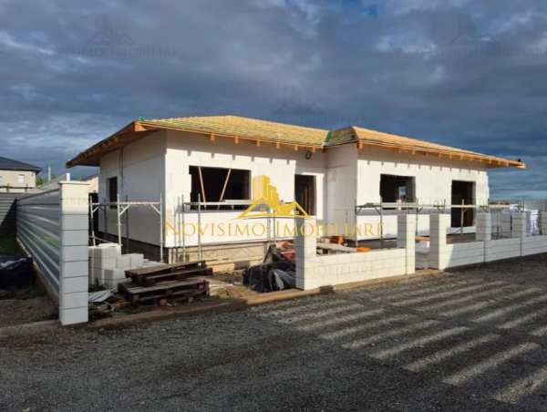Novisimo-imobiliare: casa in zona paulesti