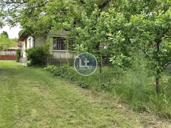 Casa si teren 4000 mp,  de vanzare miercurea nirajului