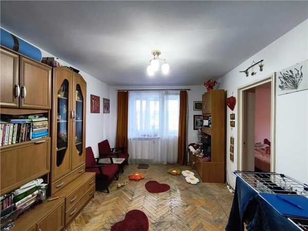 Apartament 3 camere 56 mp
