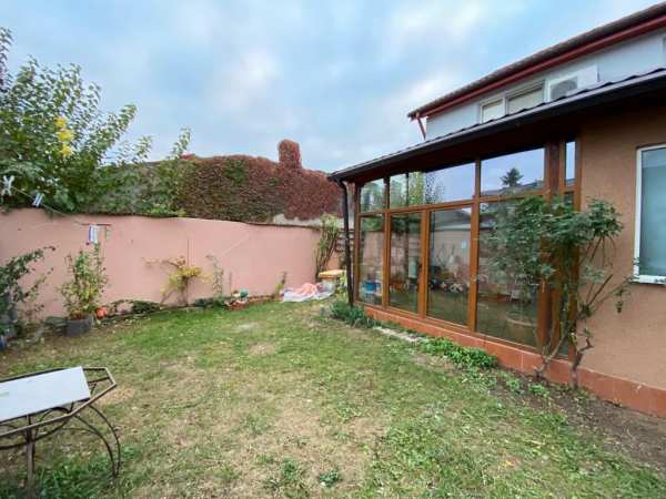 Vila spatioasa de vanzare in zona colentina