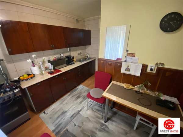 Apartament cu 4 camere de vanzare in tudor, etaj 1