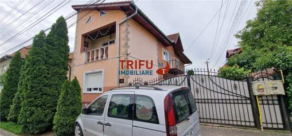 Casă spațioasă cu 5 camere în zona centrală, lângă prefectură