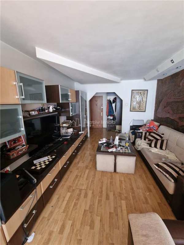 3 camere pantelimon- mega mall