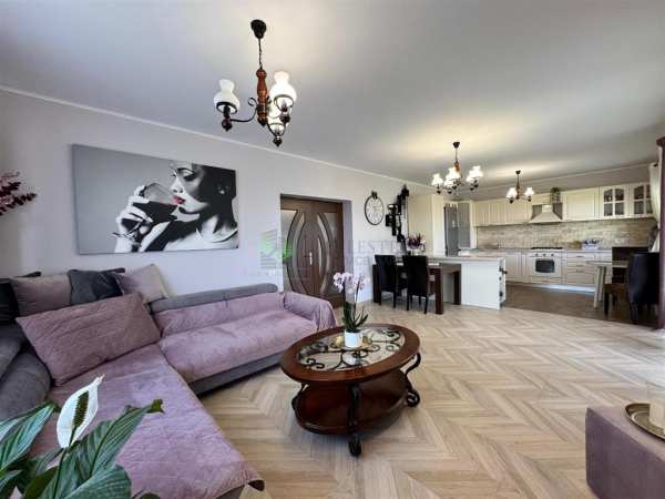 Casa individuala sanpetru mobilata  259900 euro