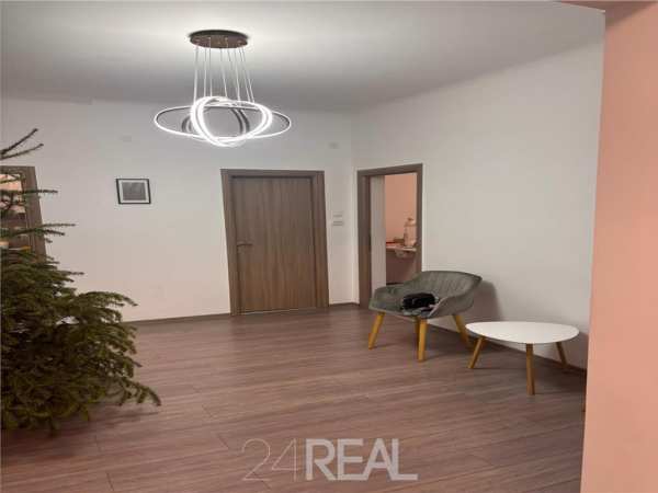Apartament 3/4 camere + garsoniera atasata