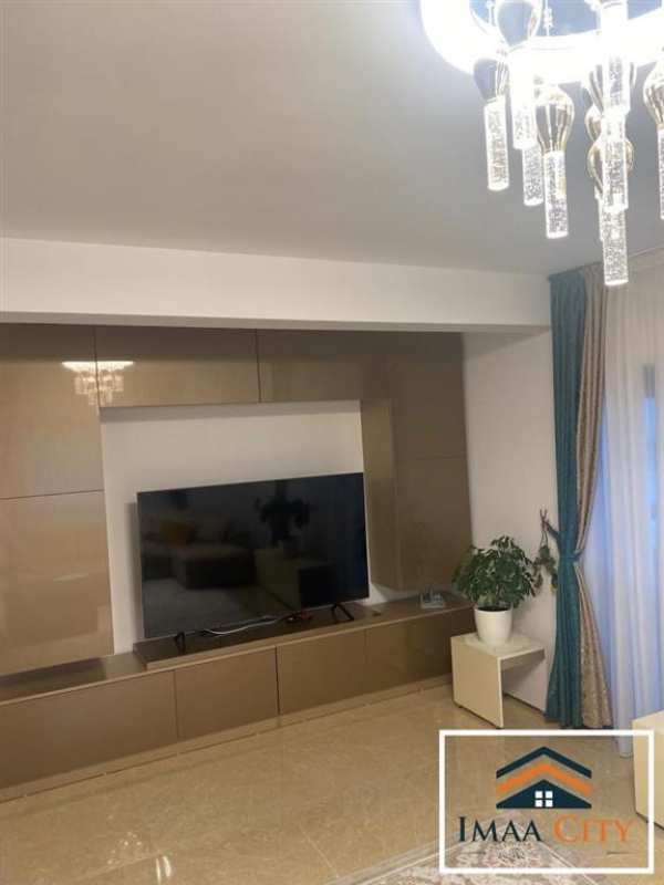 Cladire 3 etaje, 7 apartamente, alpha bank, pacurari