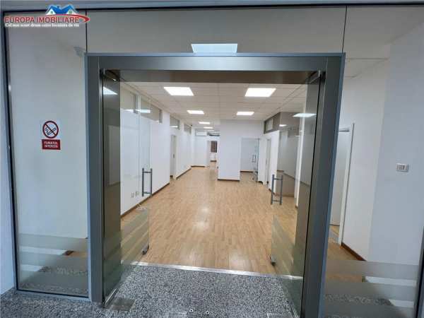 Spatiu comercial de inchiriat zona centrala