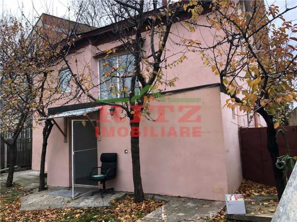 Nou! vanzare vila p + e, in spatele liceului industrial