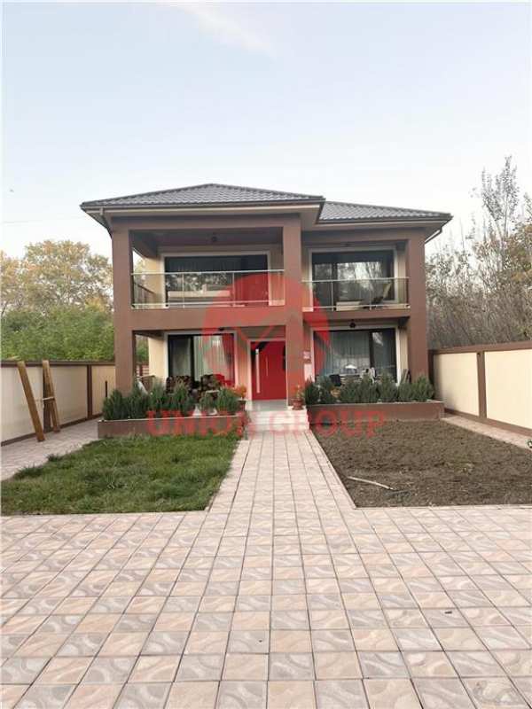 Casa de 300 mp, amplasata pe teren de 500 mp, mamaia nord