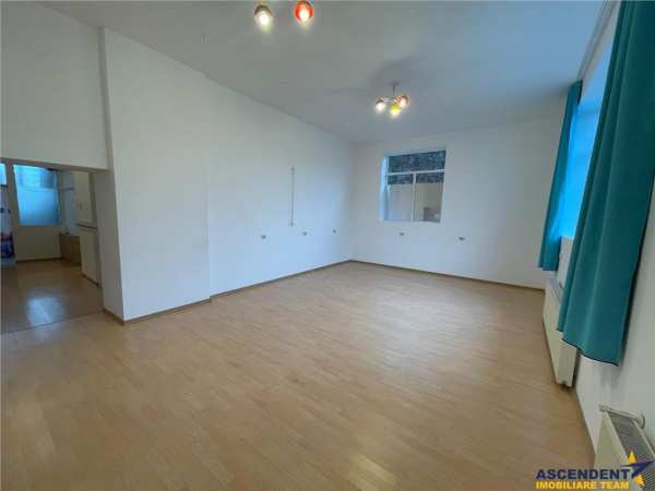 Spatiu comercial, abdabilitat si facilitati