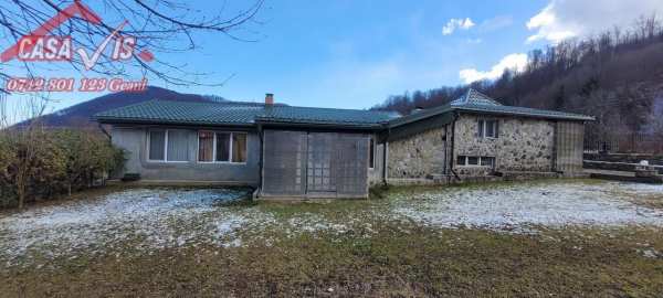 Cabana de vacanta in com oituz/ferastrau la 20 minute de onesti spre brasov