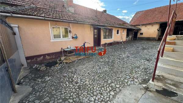 Casa cu 4 camere de vanzare in cricau