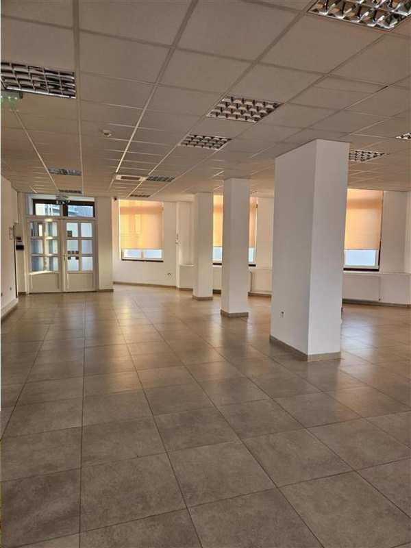 Spatiu birou, 900 mp, sibiu