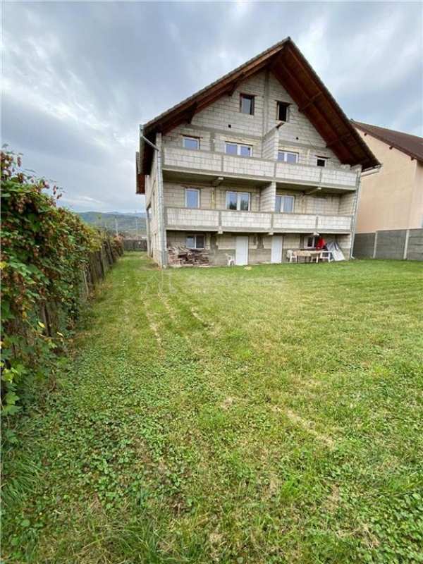 Casa de vanzare  pe str gheorghe lazar