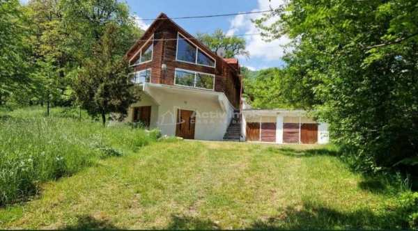 Vila 6 camere ,teren-1618 mp - predelut - bran