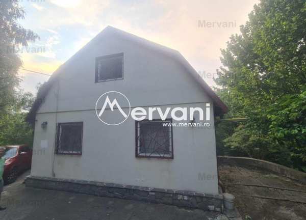 Casa de vacanta de vanzare ãâ®n cornu - zona cornu de sus
