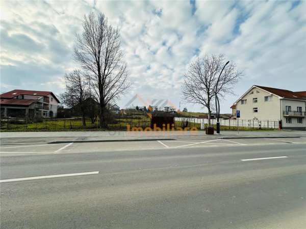 Teren intravilan, dublu front, 2084 mp, zona baile 1 mai