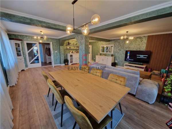 Casa cu 5 camere,in oras,ideal pentru investitii,1300mp teren,anexe,targu mures