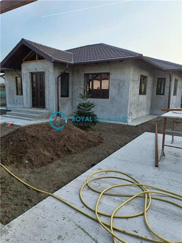 Royal imobiliare - vanzare casa zona bucov