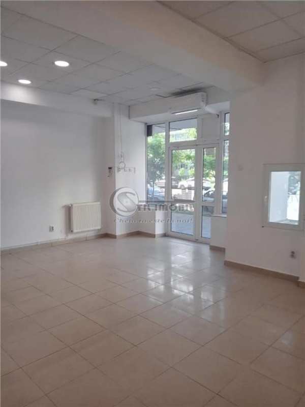 Inchiriez spatiu comercial in alexandru cel bun 93mp la bulevard