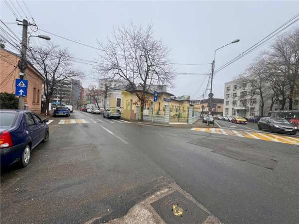 Inchiriere casa 4 camere plus dependinte in ploiesti, zona ultracentrala.