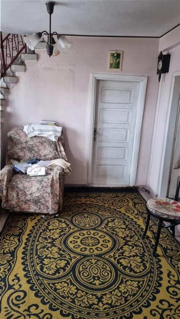 Casa ds+p+e, zona lenin-sud