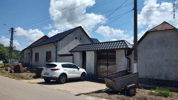 Cas? in zona de munte - gladna romãâ¢n?/fãâ¢rdea /timi?