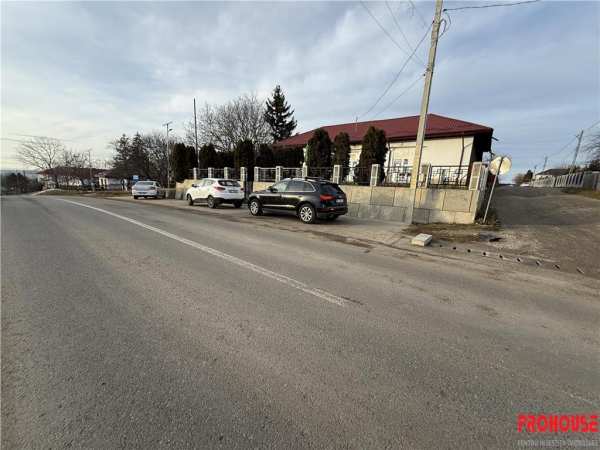 Secuieni - 17km de bacau - spatiu comercial