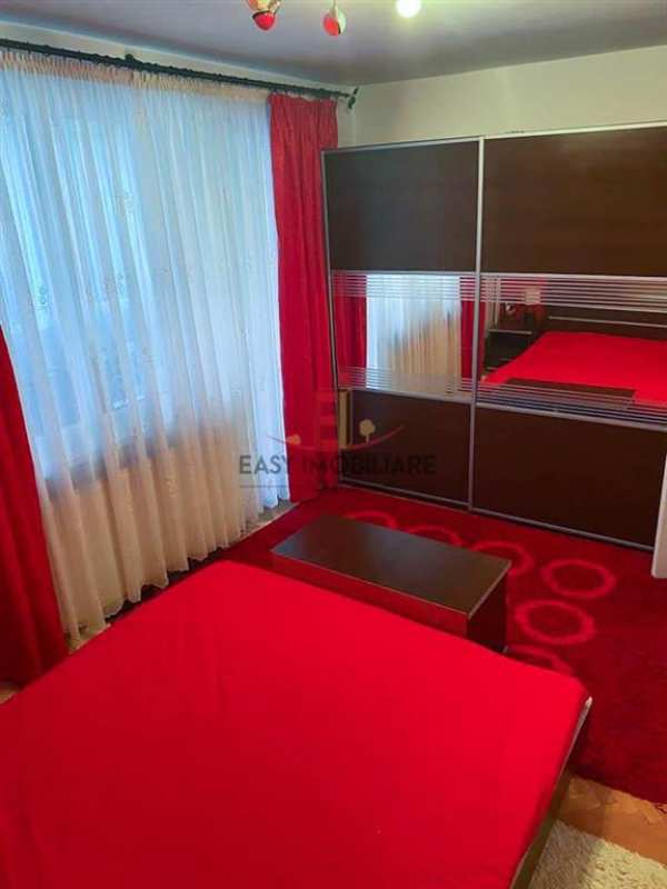 Apartament 4 camere,83mp,2 bai,etaj 5,lift nou,pivnita,targu mures