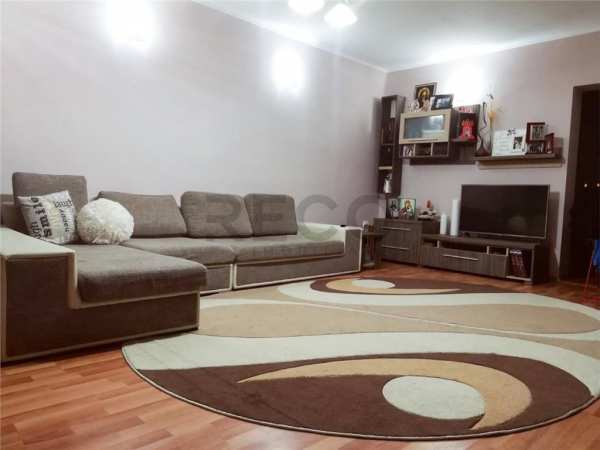 Reco casa deosebita cu 4 camere in les