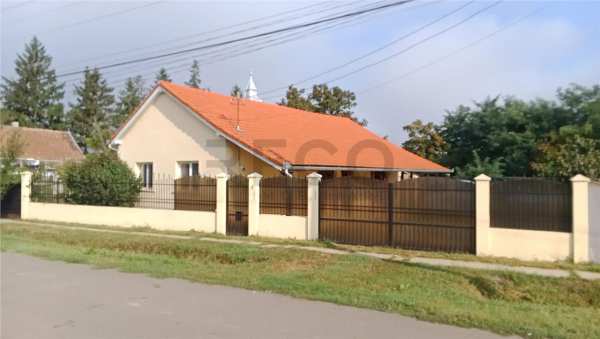 Reco. exclusivitate .casa cu 3 camere in diosig !