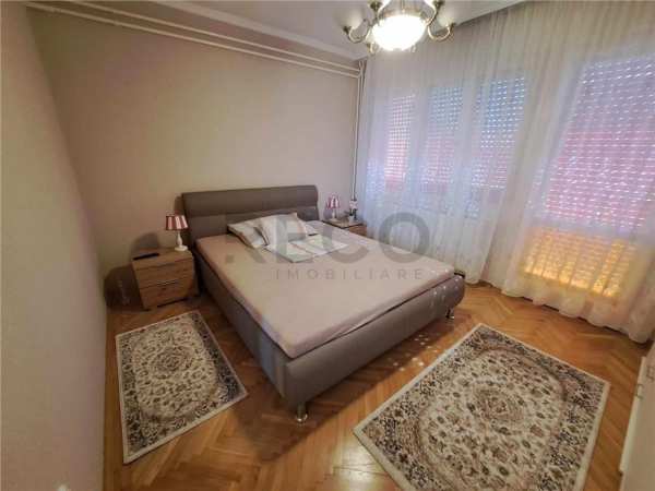 Duplex intreg la hajdusobolo-langa strand