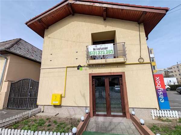 Spatiu comercial la casa ,str berzei